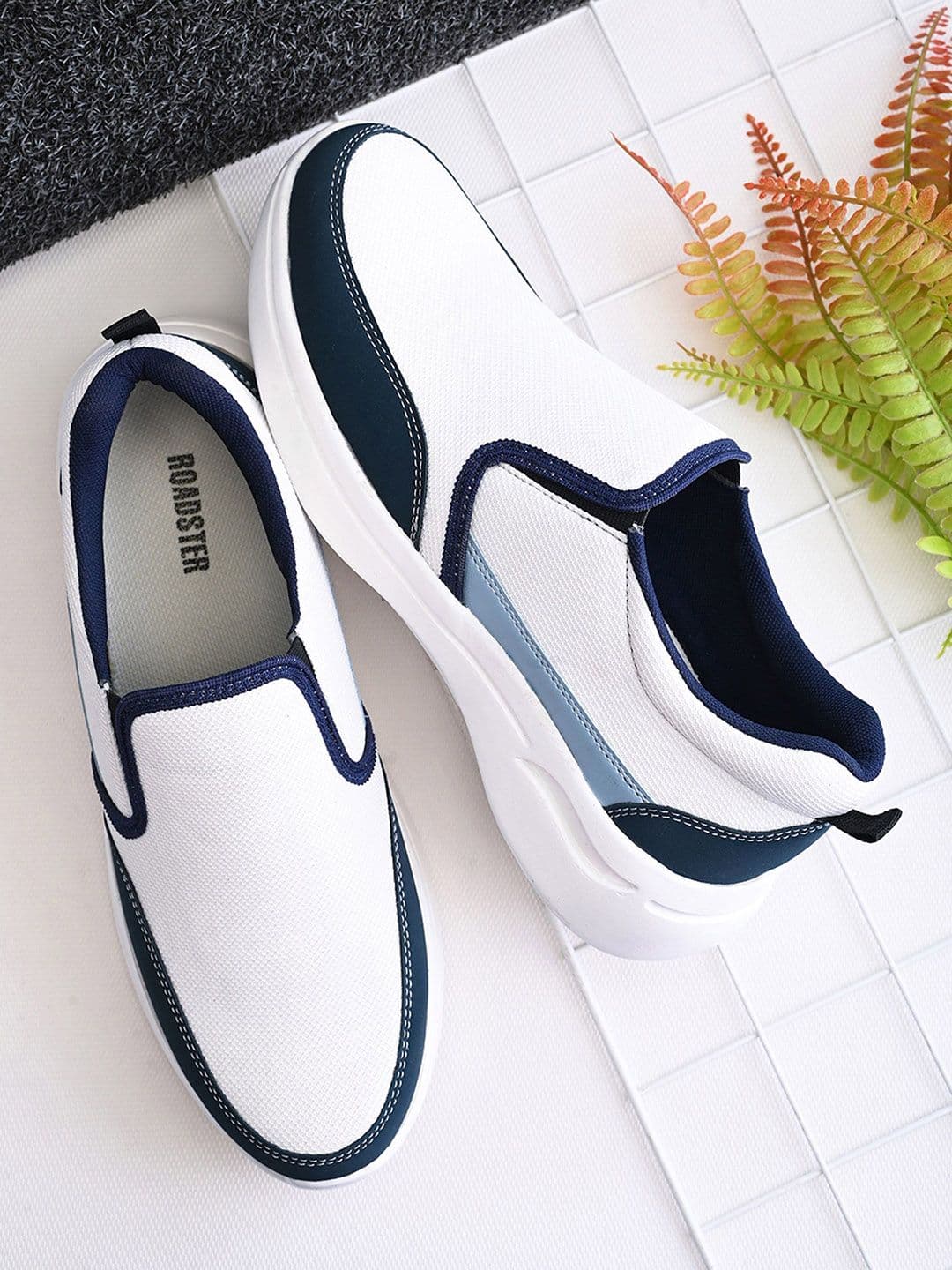 Roadster The Roadster Lifestyle Co Men Colourblocked Slip-On Sneakers