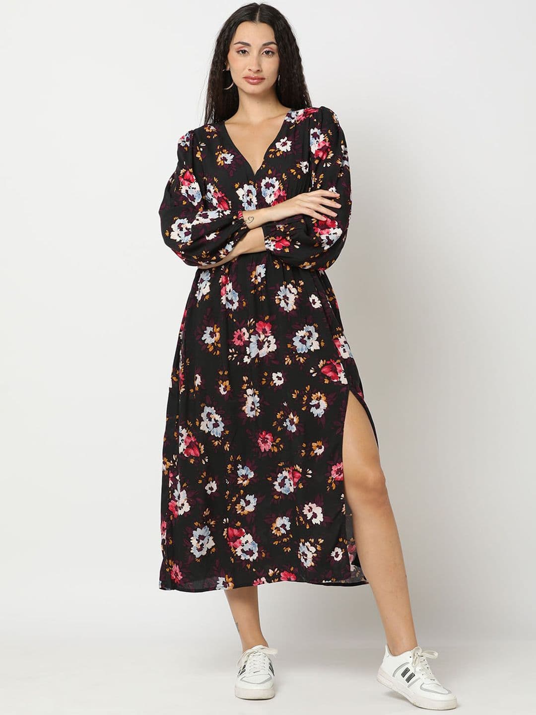 Floral Print Midi A-Line Dress GAP Floral Print Smocked Detail V-Neck Cuffed Sleeves Midi A-Line Dress with Side Slit