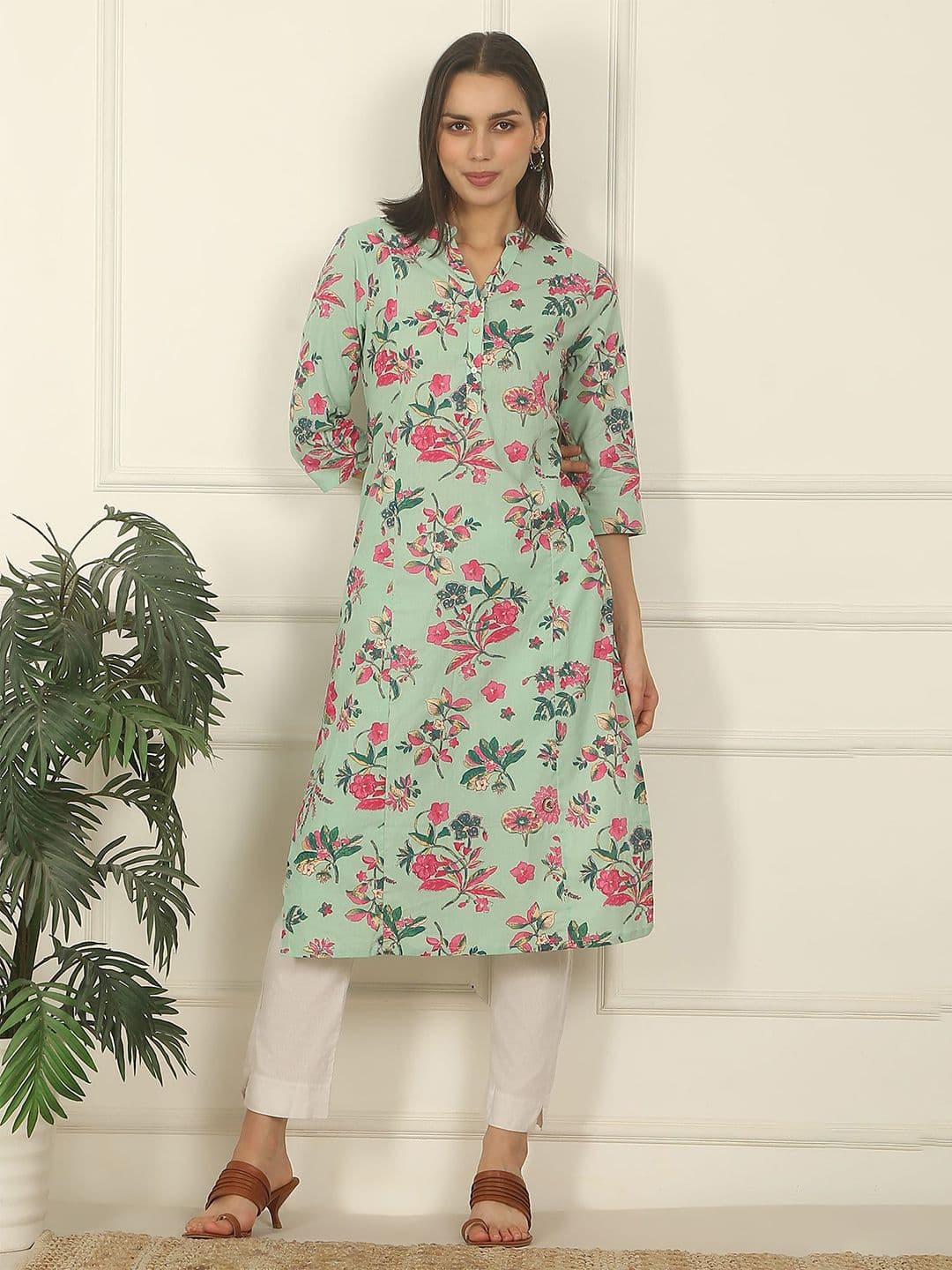 W W Floral Printed Thread Work Mandarin Collar Straight Kurta