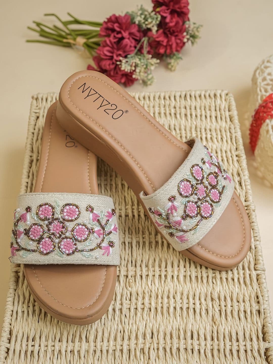 NYTY20 NYTY20 Floral Embellished Round Toe Platform Sandals