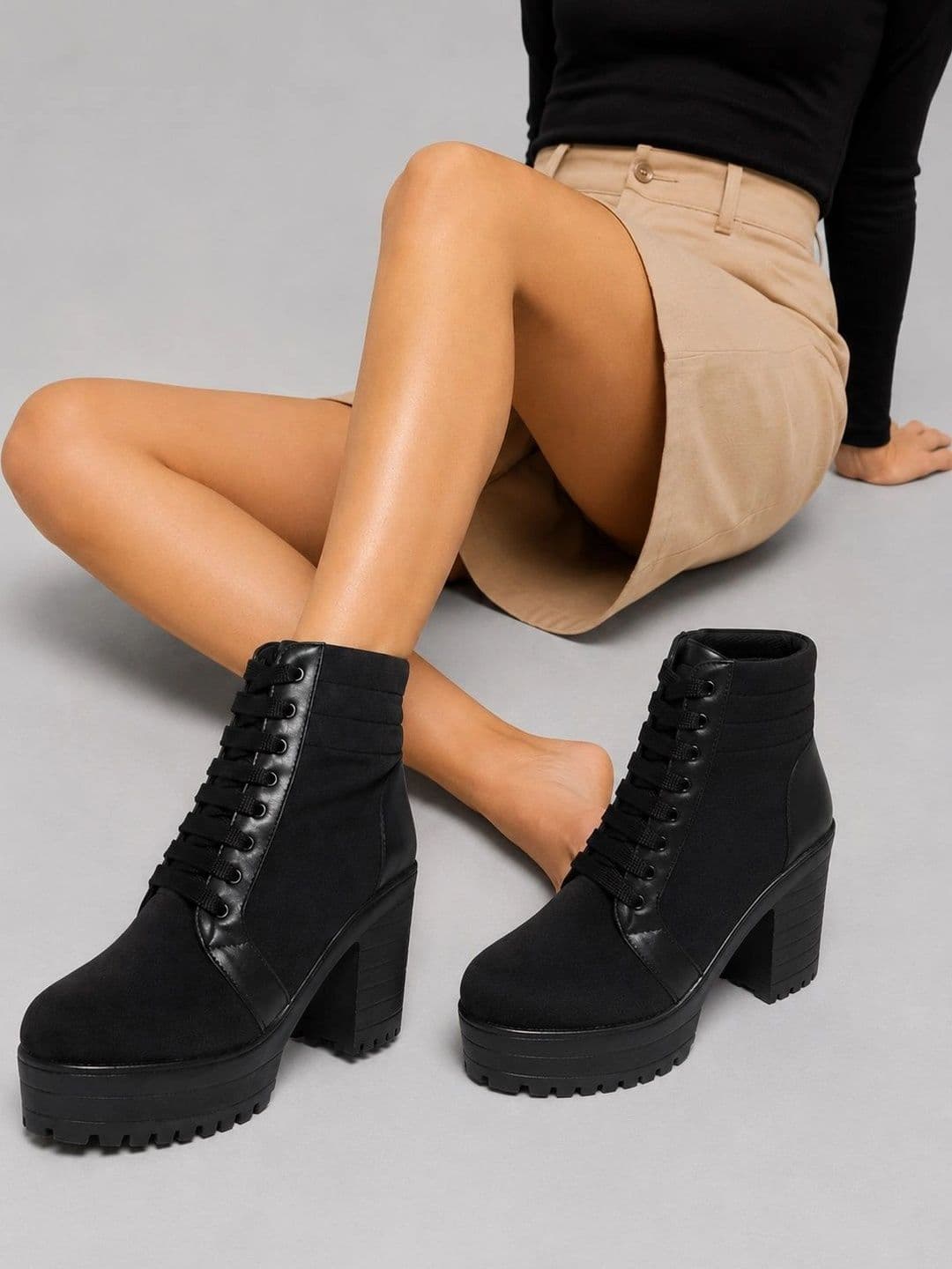 Roadster The Roadster Lifestyle Co Women Round Toe Lace-Ups High Ankle Boots