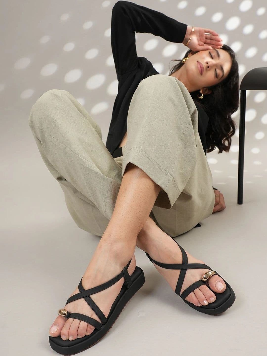 Lavie Lavie Women One Toe Flats with Buckles