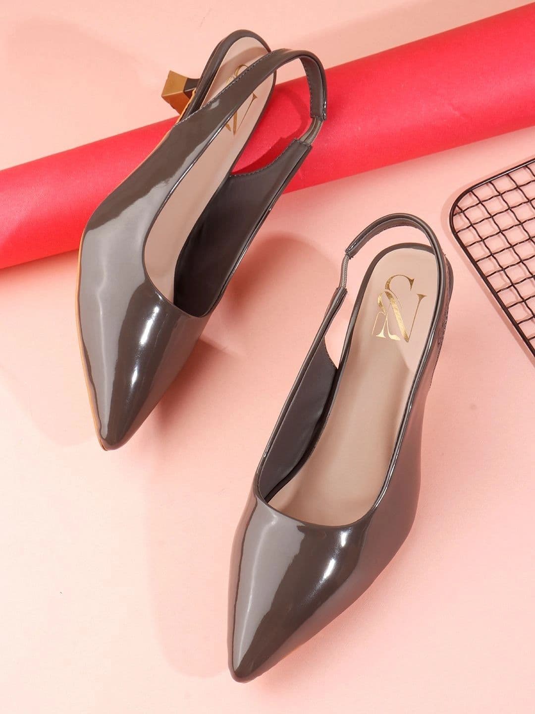 Sukhnoor Sukhnoor Slim Heeled Pumps