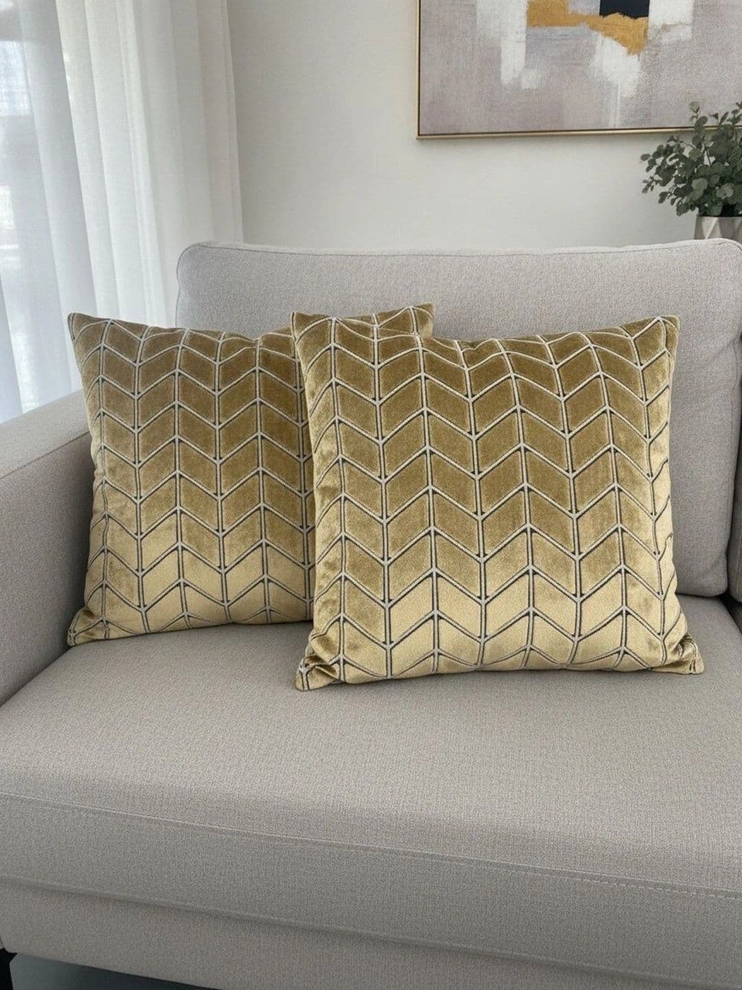 Themes Furnishings & Decor Themes Furnishings & Decor Gold-Toned Set of 6 Velvet Square Cushion Covers