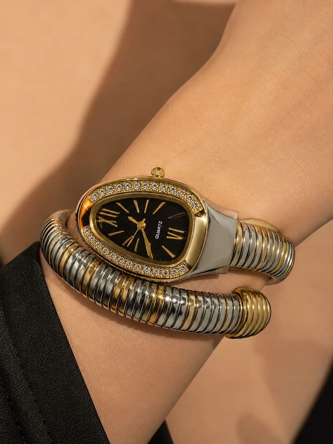 VIEN VIEN Unisex Embellished Dial & Stainless Steel Bracelet Style Straps Analogue Watch BL-SNAKE-WTCH-BLK-2TN
