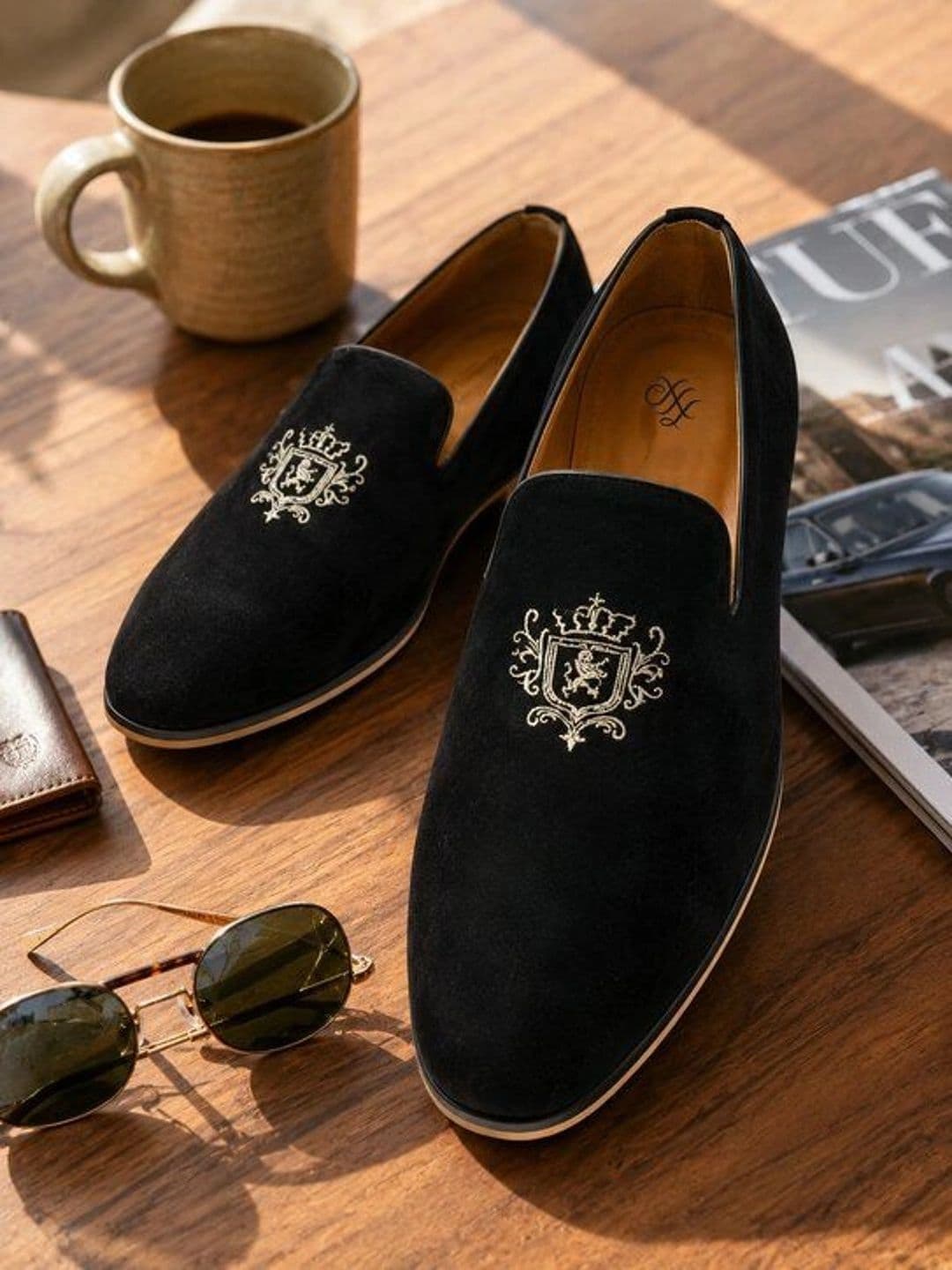 House of Pataudi House of Pataudi Men Velvet Loafers