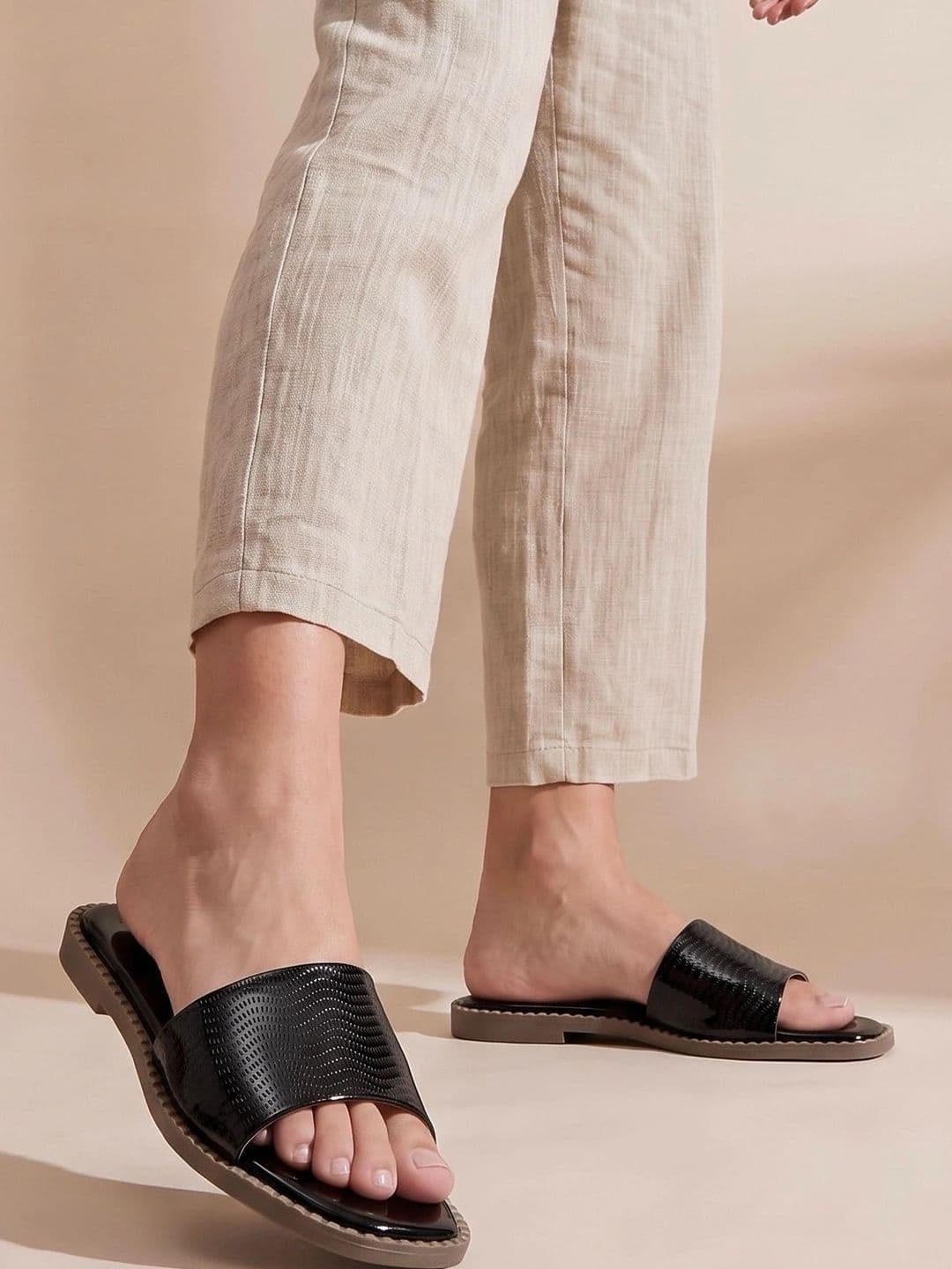 IKAGI IKAGI Women Textured Open Toe Flats