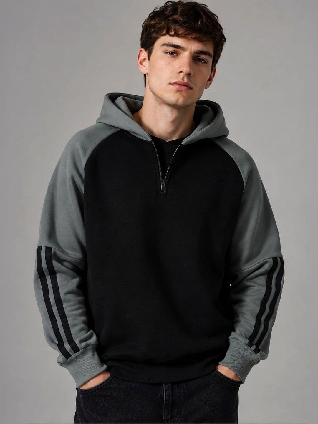 QUTUN QUTUN Men Colourblocked Hooded Sweatshirt