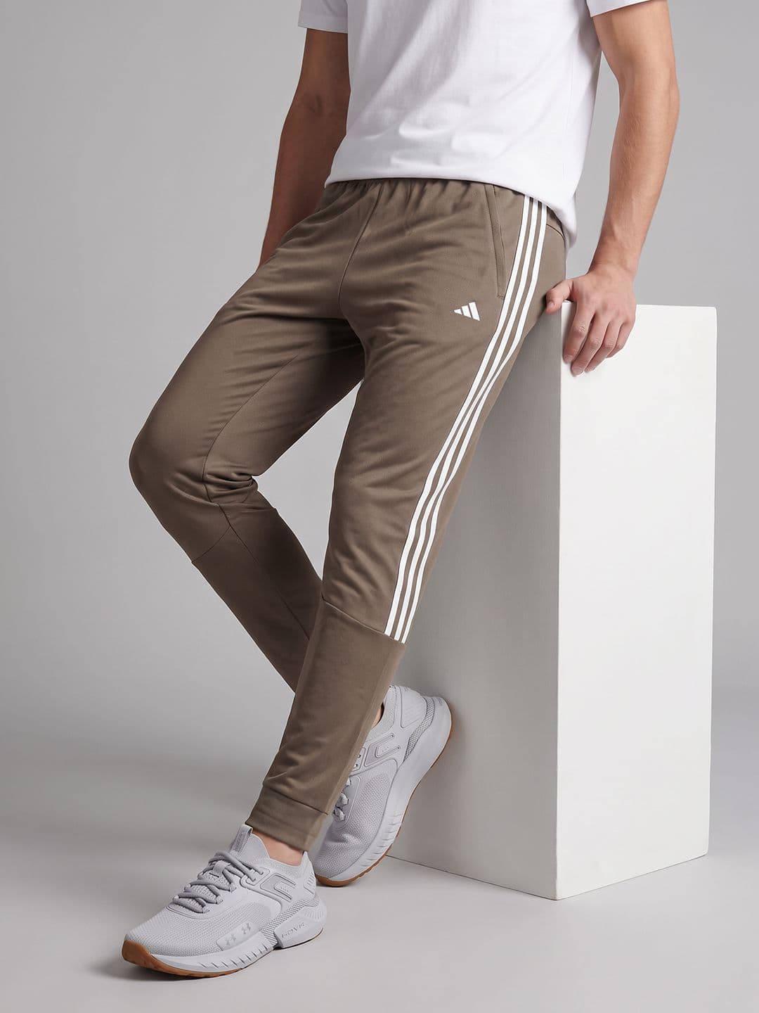 ADIDAS ADIDAS Men Aeroready Striped Brand Logo Training Joggers
