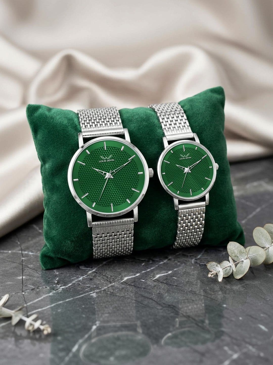 LOUIS DEVIN LOUIS DEVIN Unisex Couple Set Dial & Stainless Steel Analogue Watch LDCM-WT083-GRN-CH