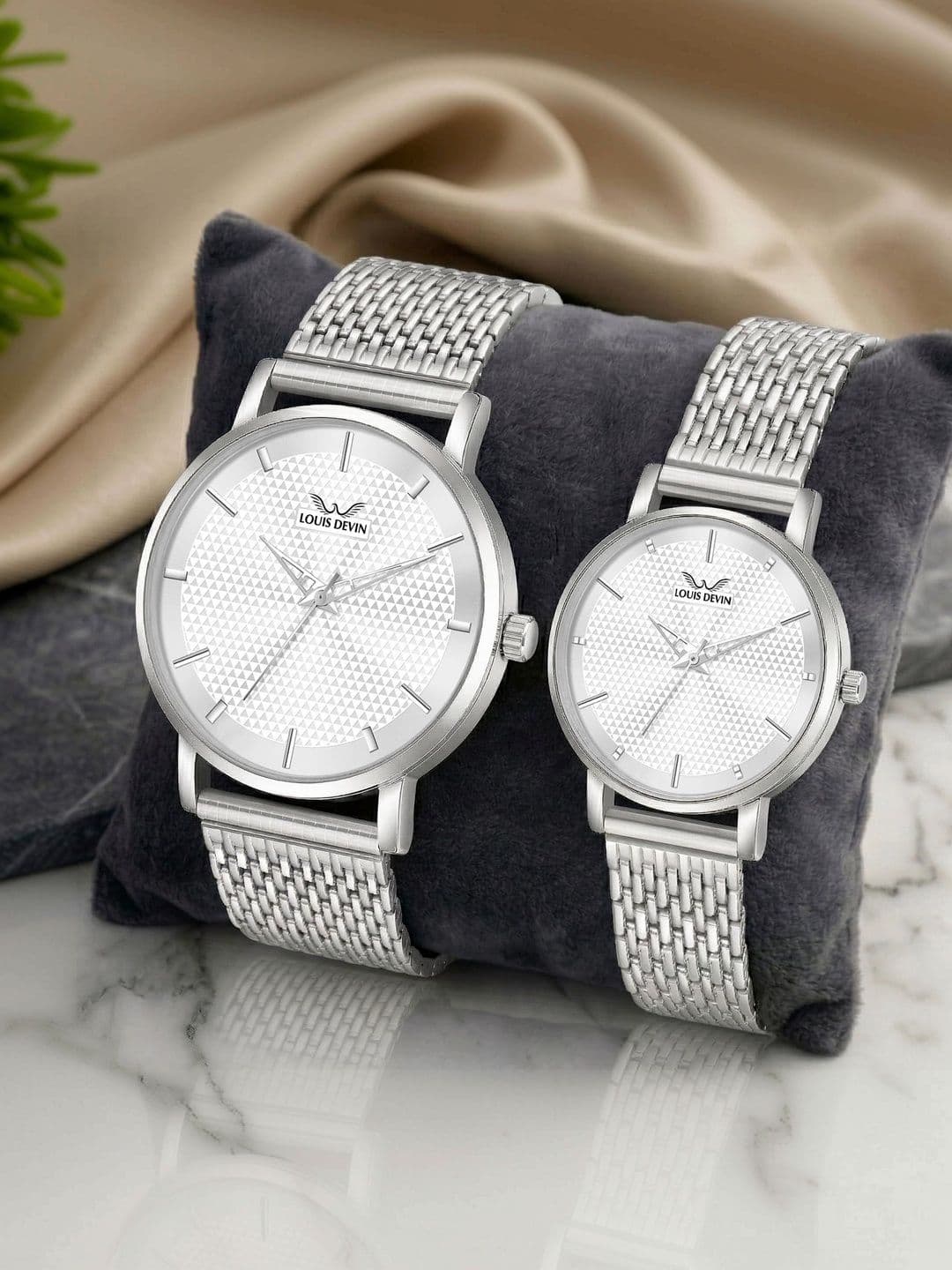 LOUIS DEVIN LOUIS DEVIN Unisex Couple Set Dial & Stainless Steel Analogue Watch LDCM-WT083-SLV-CH