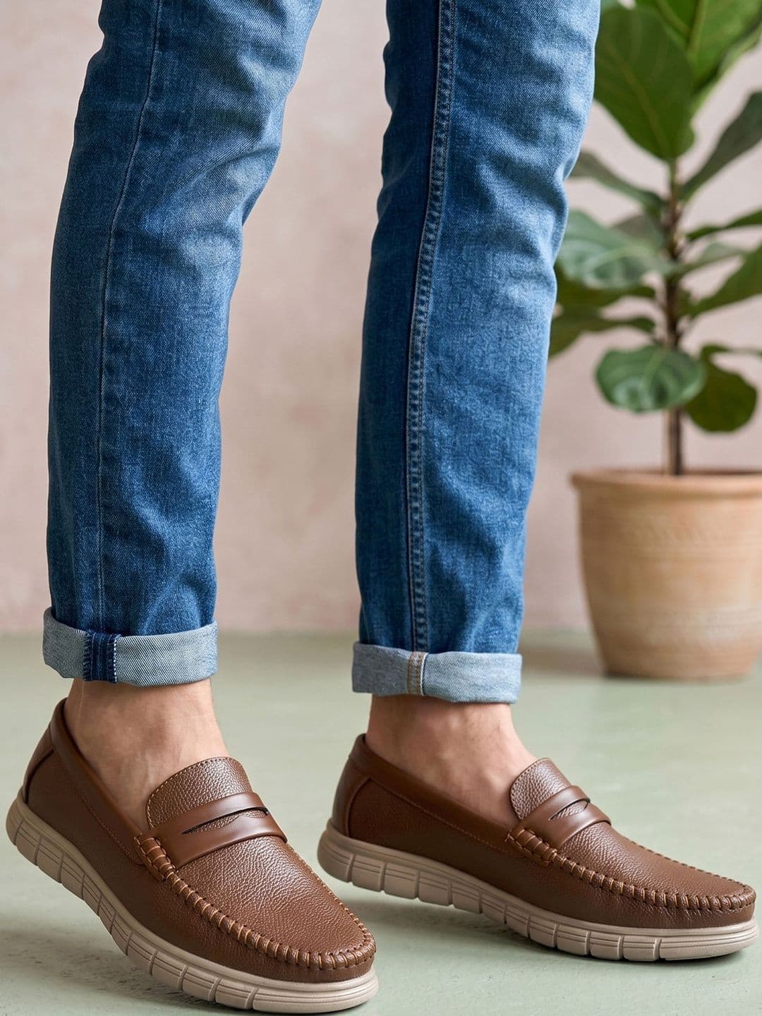 ALCAZO ALCAZO Men Textured Loafers