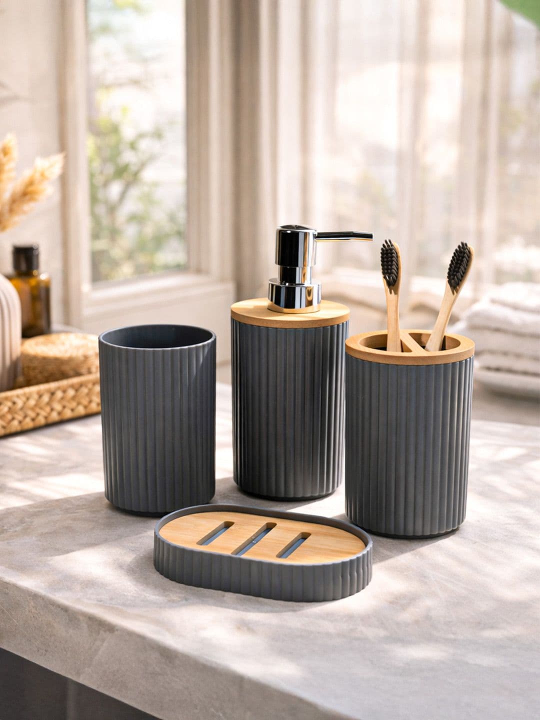 MARKET99 MARKET99 Grey 4 Piece Ribbed Plastic Bath Accessories Set