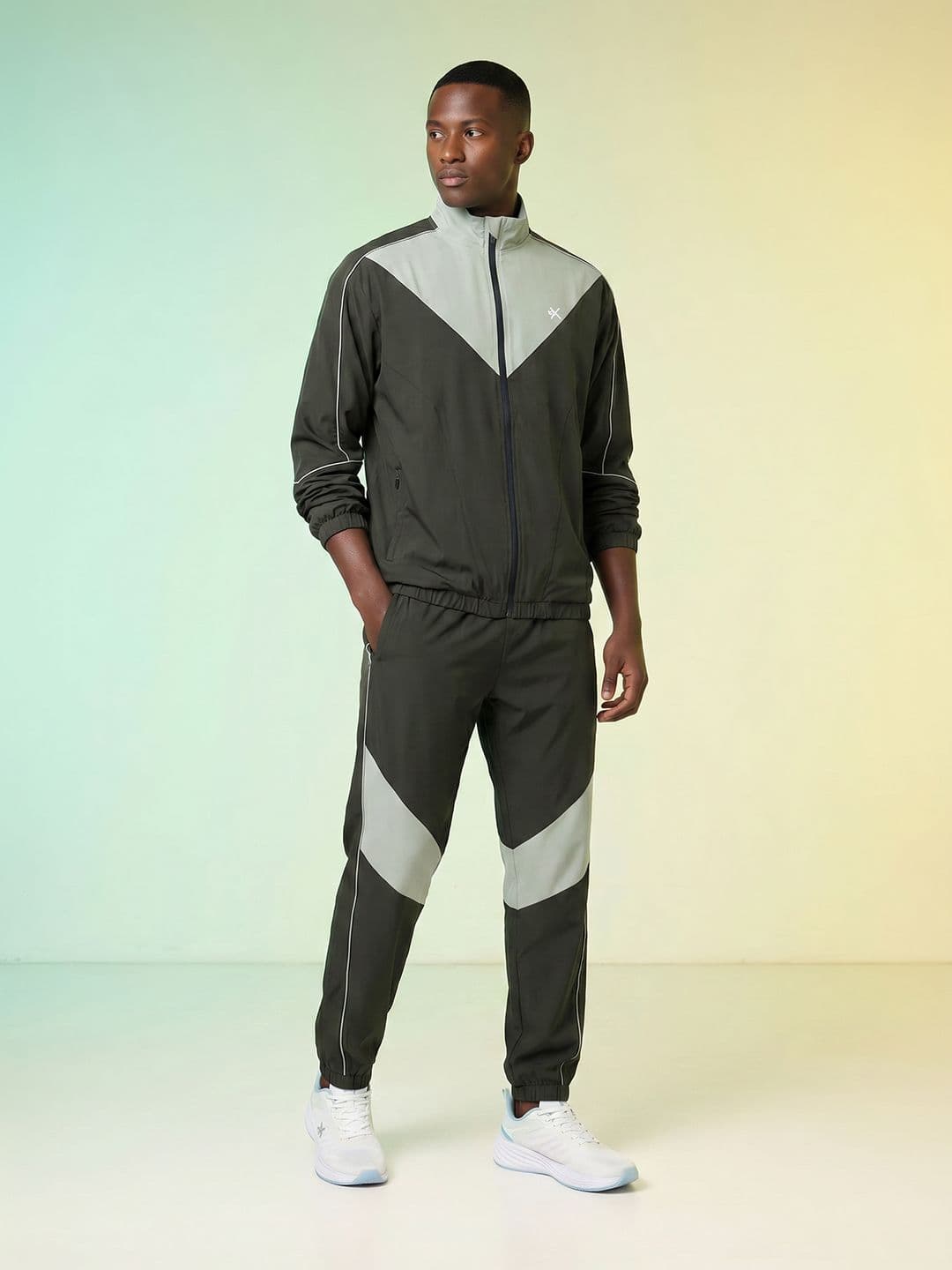 HRX by Hrithik Roshan HRX by Hrithik Roshan Colorblocked Mock Collar Tracksuit