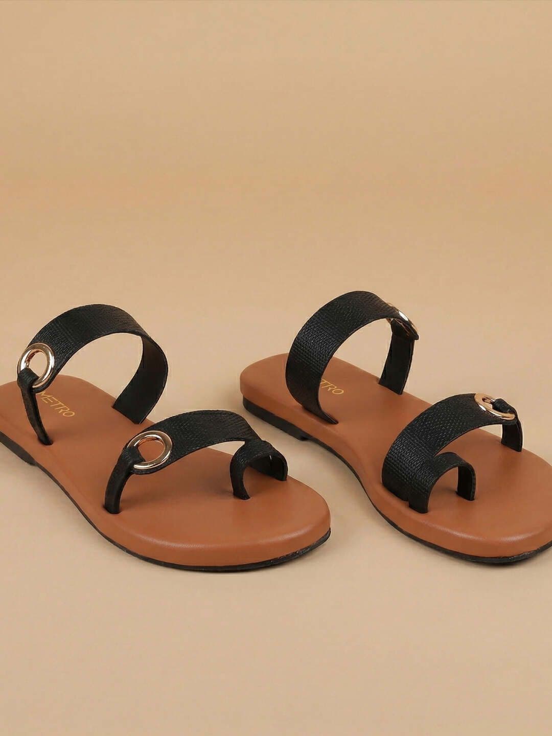 Metro Metro Women One Toe Flats with Buckles