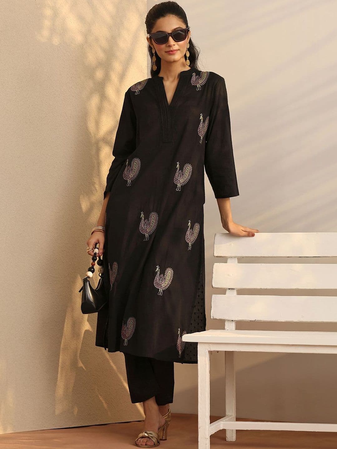 Libas Libas Women Ethnic Motifs Embroidered Regular Thread Work Kurta with Trousers