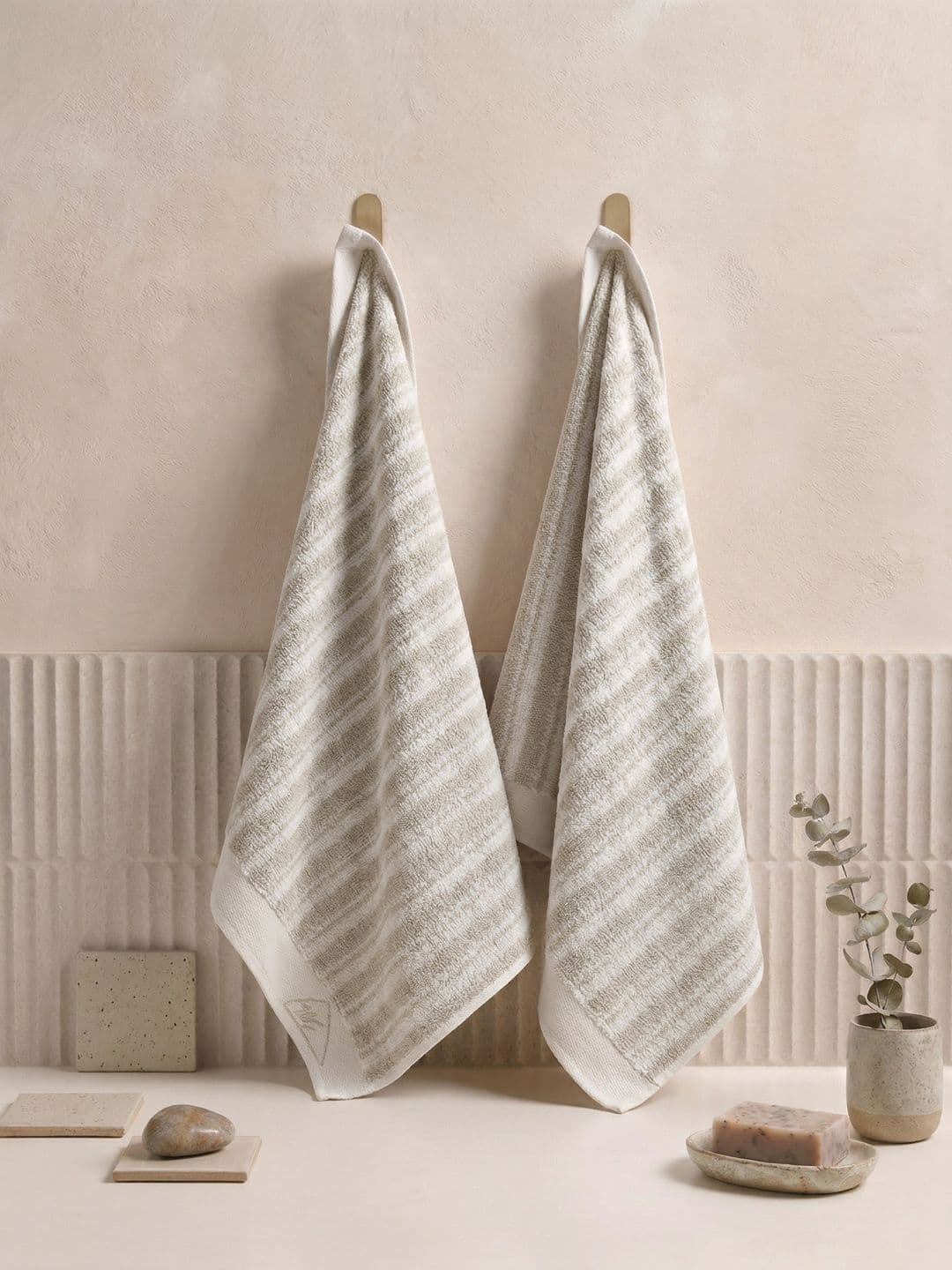 Monte Carlo Monte Carlo 2-Pcs Beige & White Textured Pure Cotton 380 GSM Hand Towels