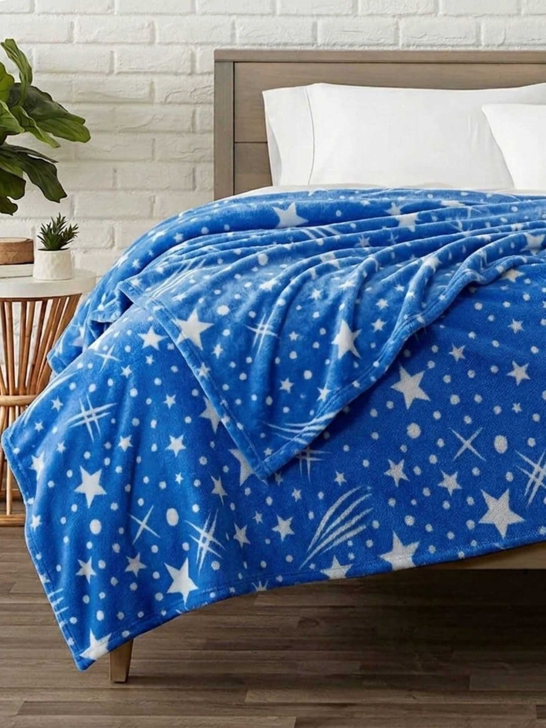Anadhika Anadhika Navy Blue & Blue Cartoon Characters AC Room Blanket
