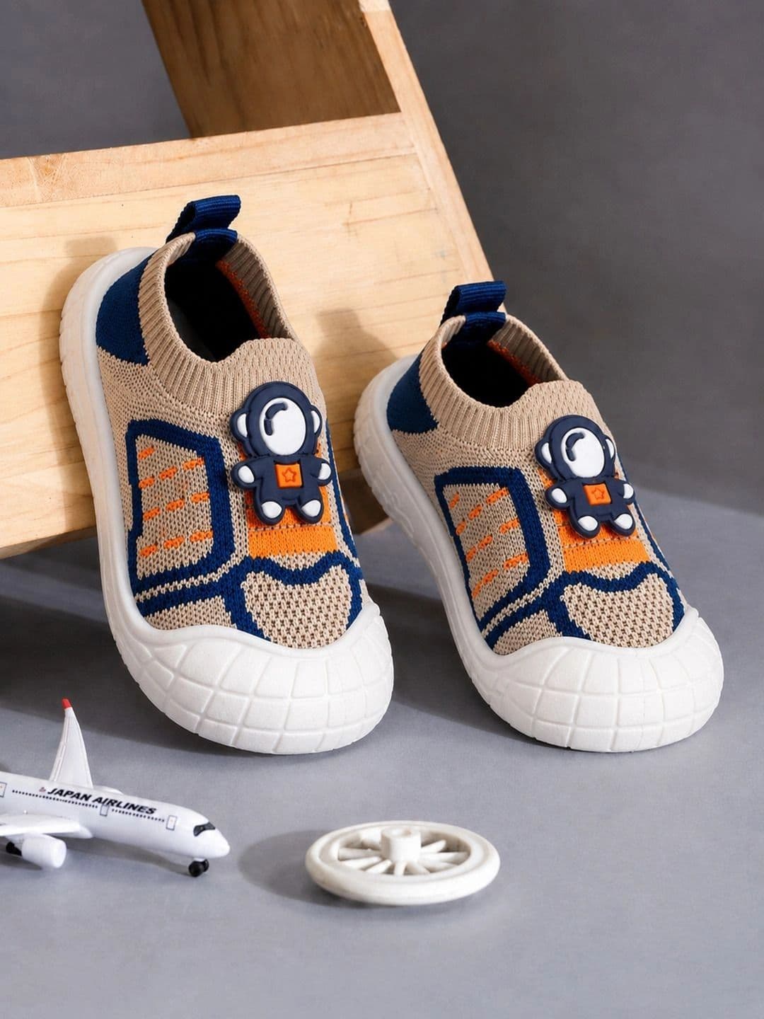 Arosy Arosy Girls Colourblocked Sneakers