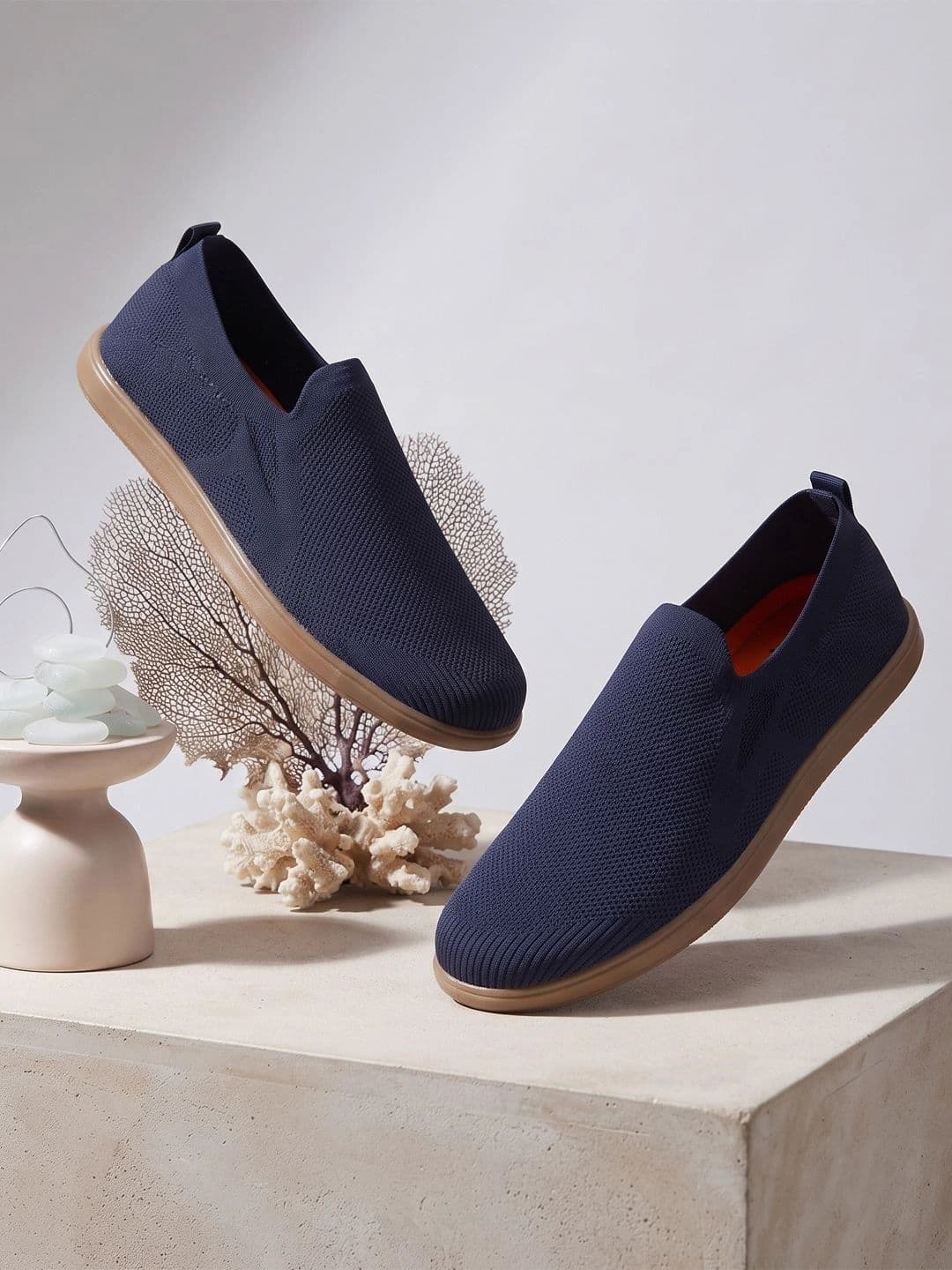 KRAASA KRAASA Men Textured Slip-On Sneakers