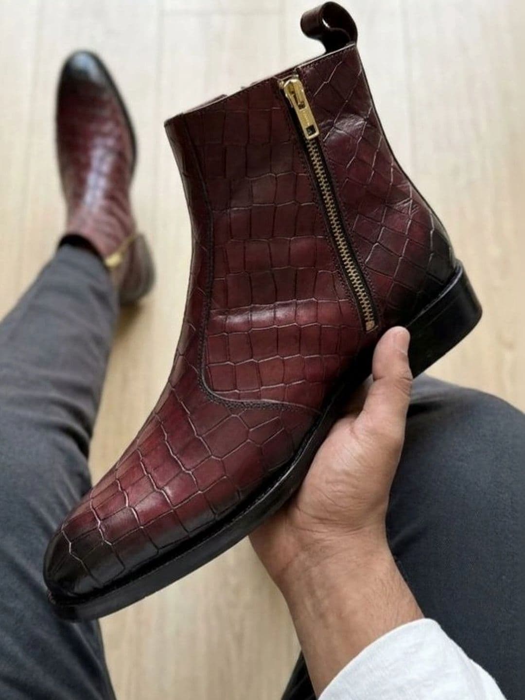 Rooh & Rivet Rooh & Rivet Men Textured Pointed Toe Zip Regular Boots