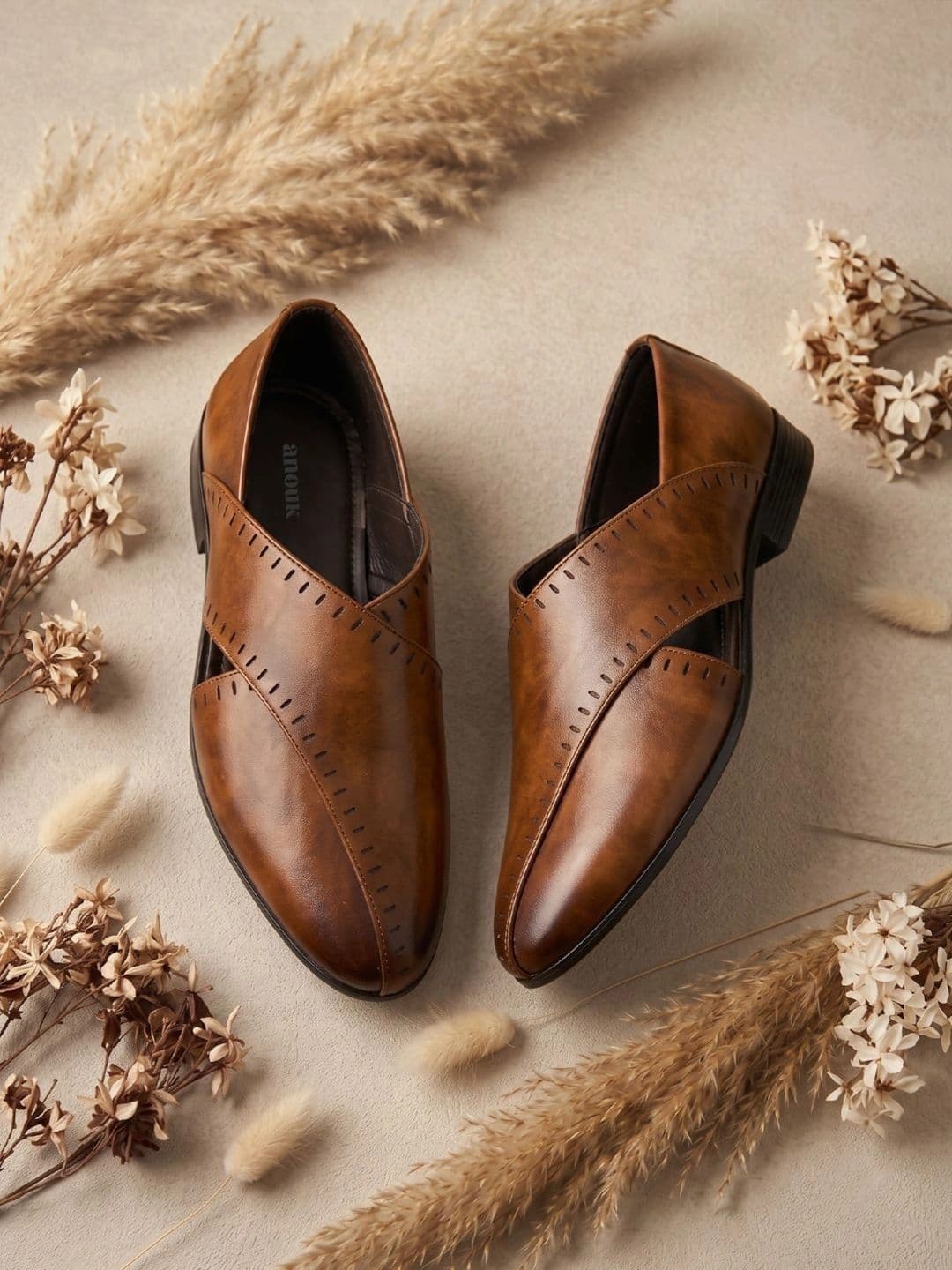 Anouk Anouk Men Textured Pointed Toe Slip-On Slip-On Shoes Formal Shoes
