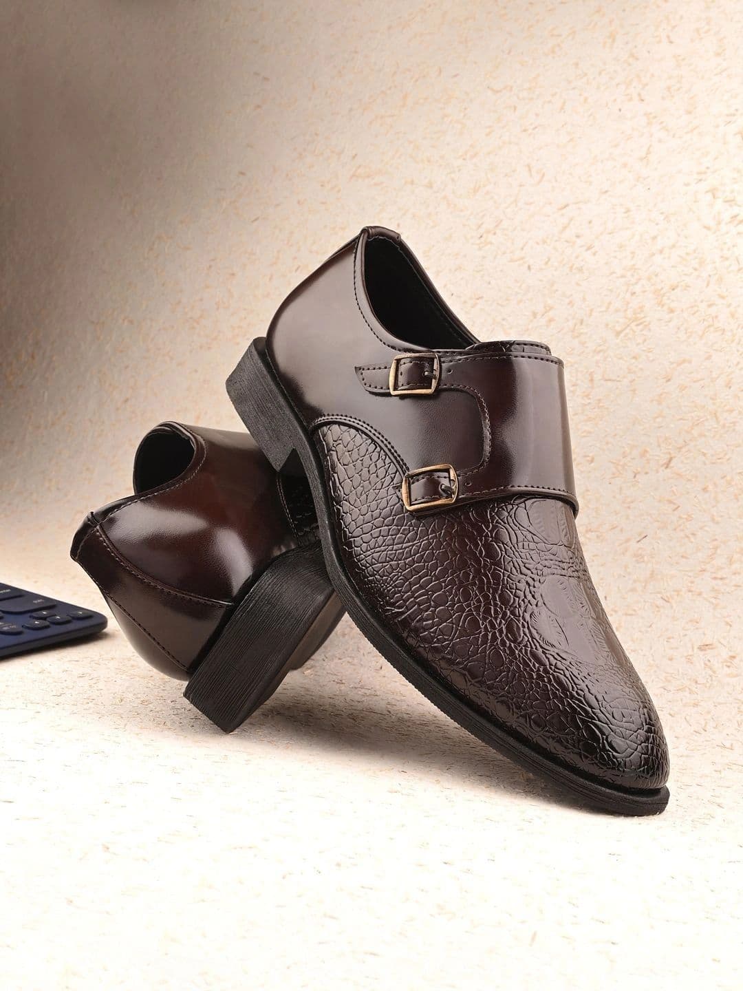 INVICTUS INVICTUS Men Textured Synthetic Leather Pointed Toe Buckle Monk Shoes