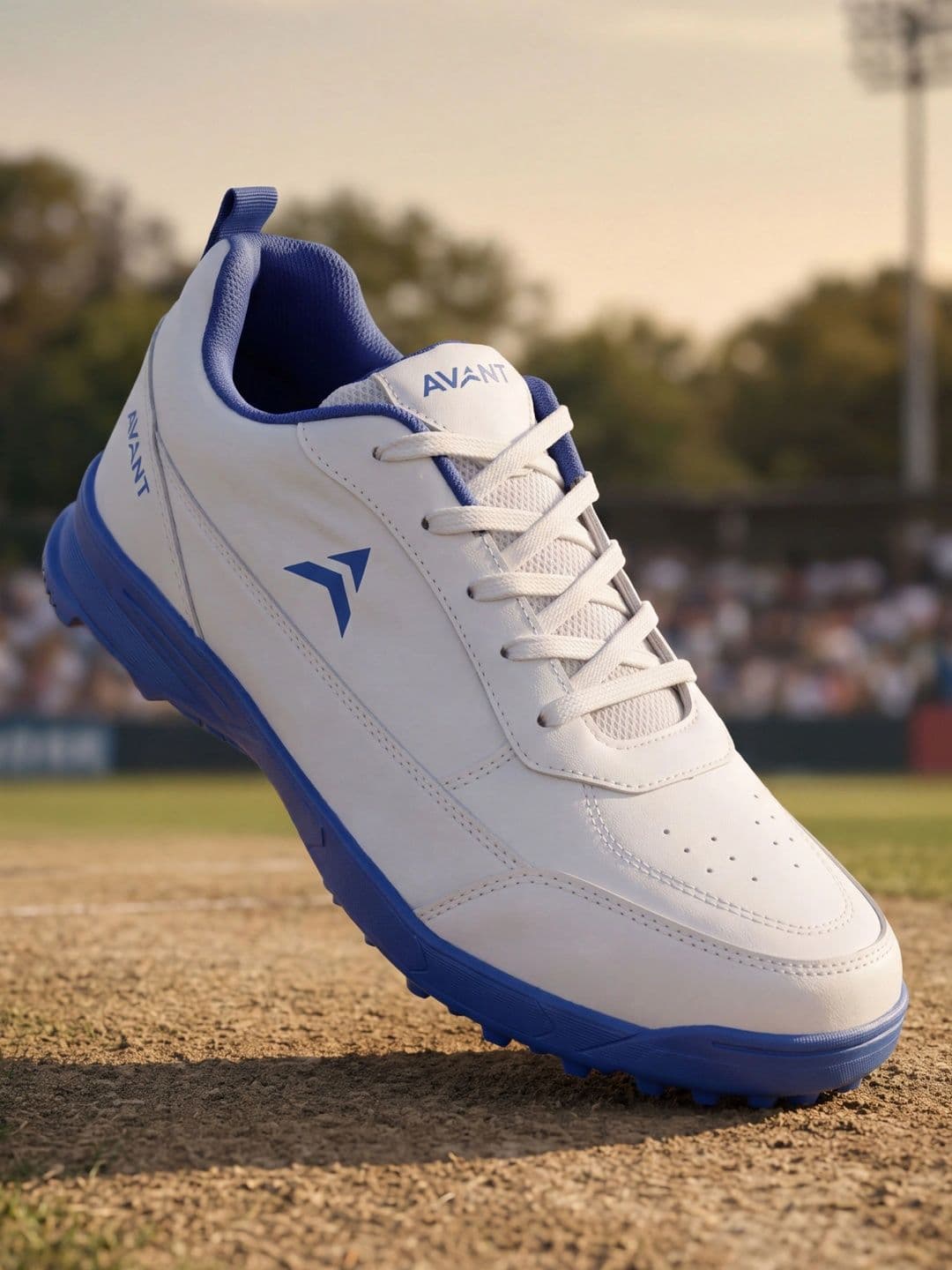 AVANT AVANT Men CreaseForce Cricket Shoes - White/Blue