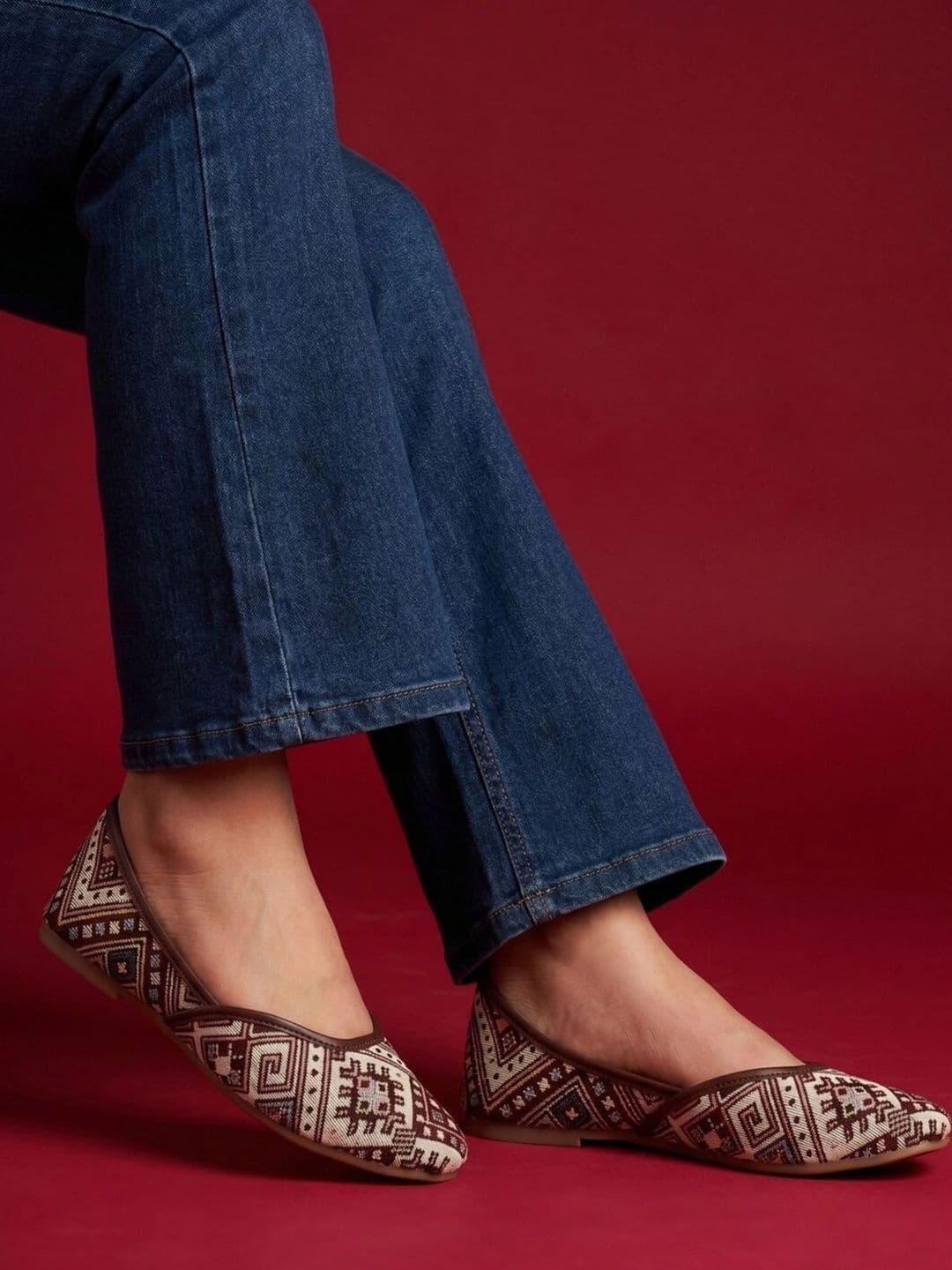 JodyHub JodyHub Women Printed Ethnic Mojaris with Embroidered Flats