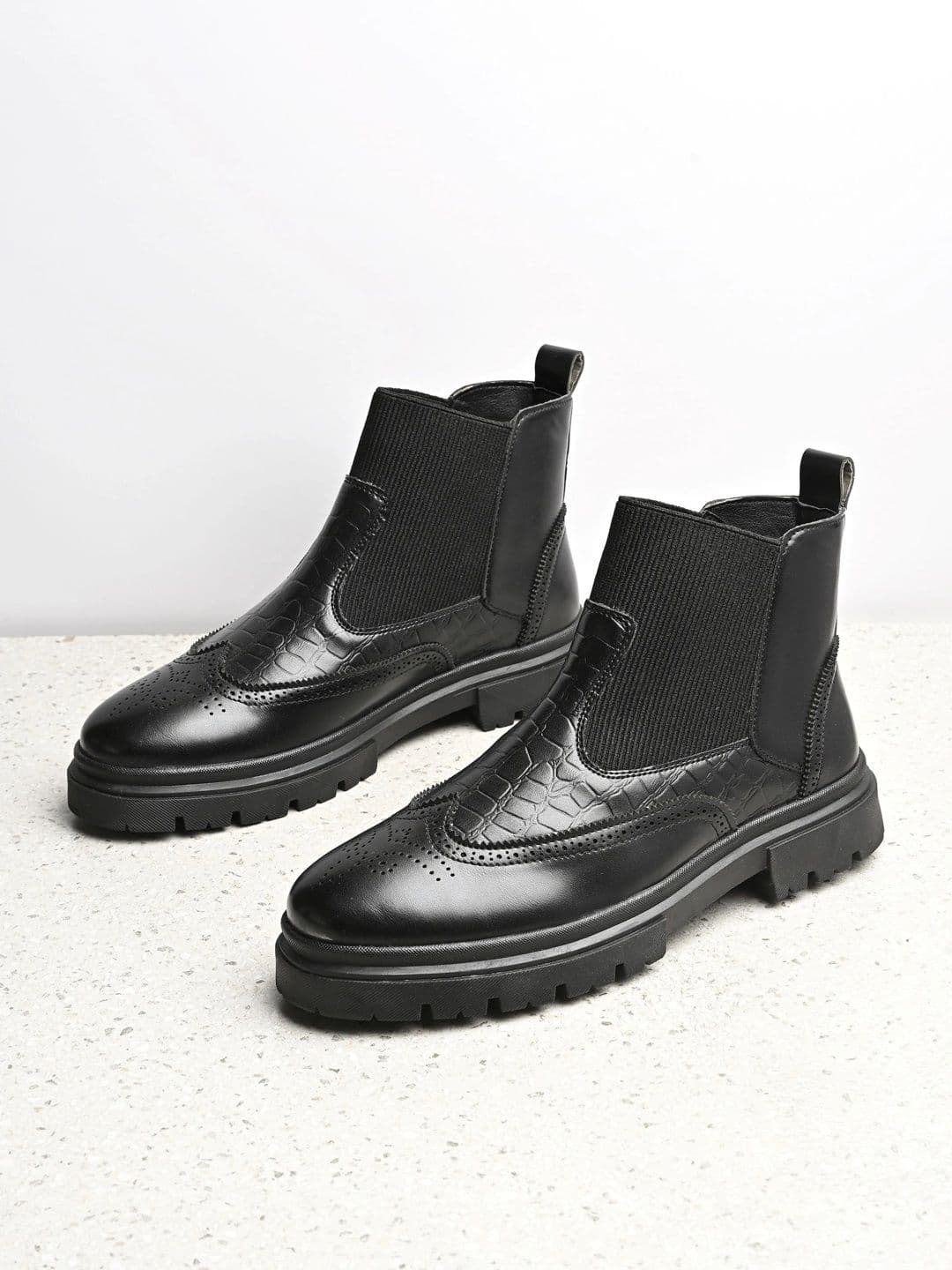 House of Pataudi House of Pataudi Men Textured Round Toe Chelsea Boots