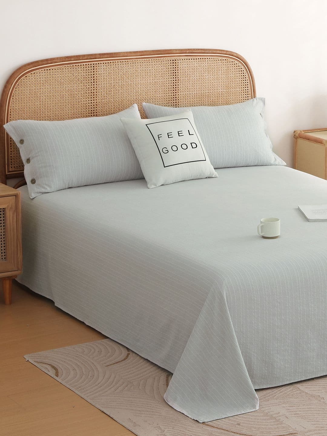 Story@home Story@home Grey & White 300 TC King Bedsheet with 2 Pillow Covers