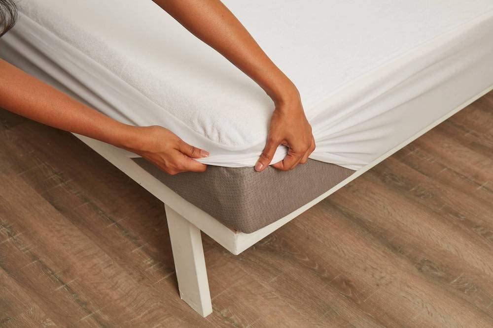 Wakefit 100% Waterproof Premium Cotton Mattress Protector | Breathable and Hypoallergenic Ultra Soft Fitted Bed Protector 78"x60" - Queen, White