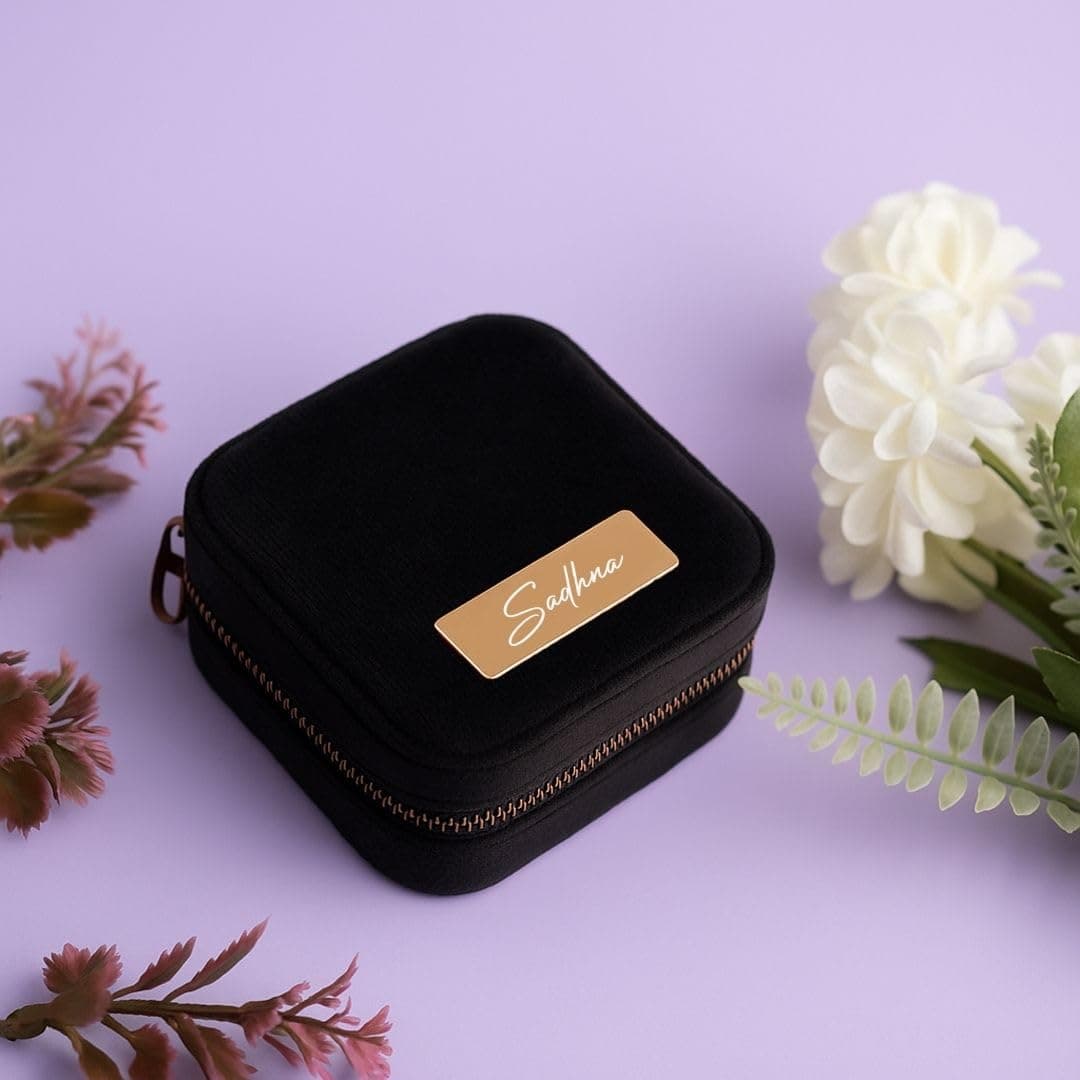 Giftana Personalized Mini Jewellery Storage Box For Girls, Personalised Velvet Jewelry Organizer Storage Case Travel Box For Rings,Earrings,Necklace, Customized Valentine's Day Gifts for Women (Black)