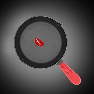 Pigeon Imperi Cast Iron Fry Pan/Skillet 24 cm, Free Silicone Grip, Pre-Seasoned, 100% Healthy & Toxin-Free, Naturally Nonstick Frying Pan, Makes Food Tastier, Strong & Durable, Gas & Induction, Frypan