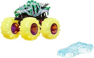 Hot Wheels Monster Trucks Toy Truck, 1:64 Scale Die-Cast Vehicle with Power Smashers Deco (Styles May Vary)