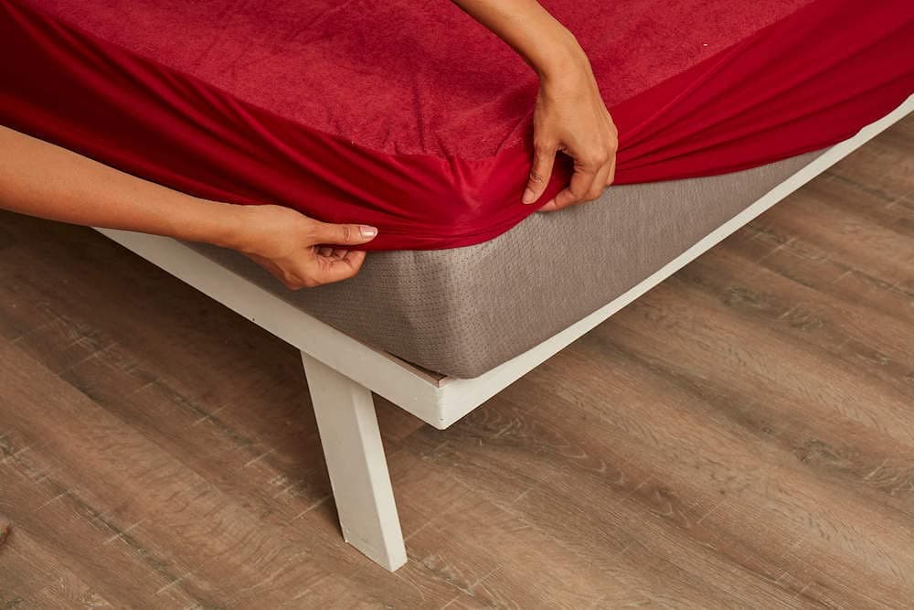 Wakefit 100% Waterproof Premium Cotton Mattress Protector | Breathable and Hypoallergenic Ultra Soft Fitted Bed Protector 78"x72" - King, Maroon
