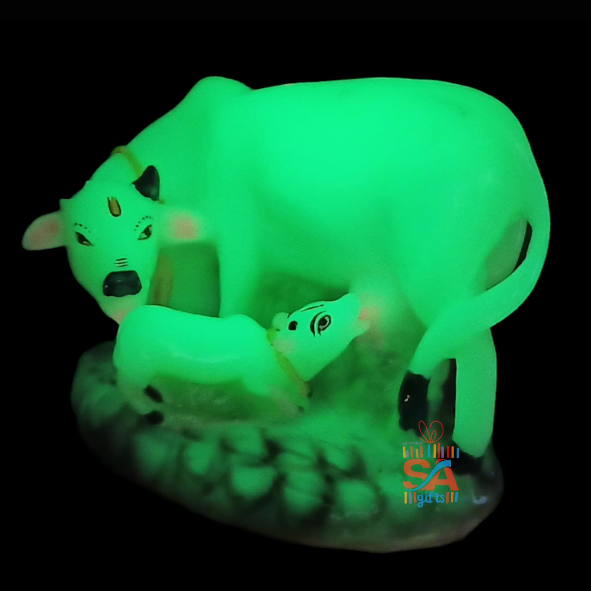 S A GIFTS Sai Amrut Handicraft Decorative Polystone Cow and Calf Big Statue/Idol for Gift Home Decor 6 inch (Madhle Radium Glow in Night)