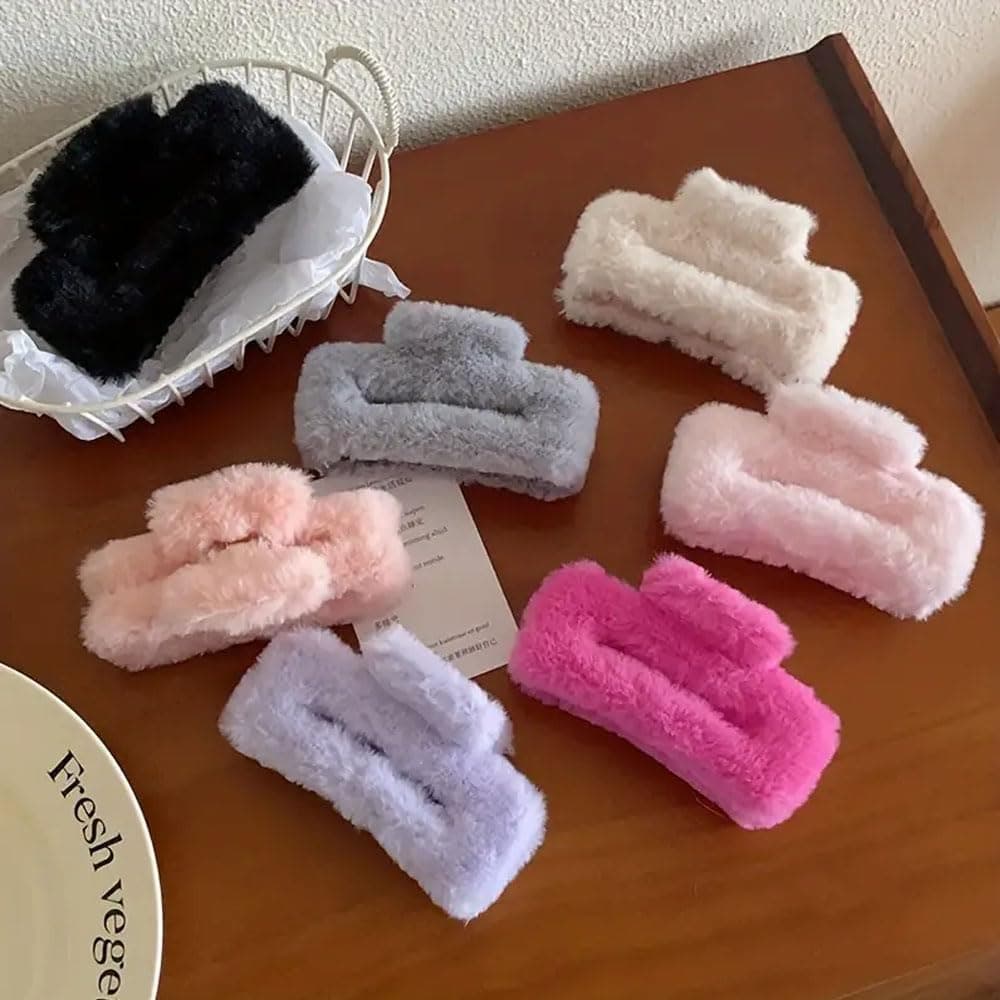 HZ HUZOYA 2PCS Fur Hair Clutcher Set for Women & Girls | Soft Fluffy Faux Fur Claw Clips | Fashion Hair Accessories | Strong Grip for Thick, Long & Curly Hair (Random Color)