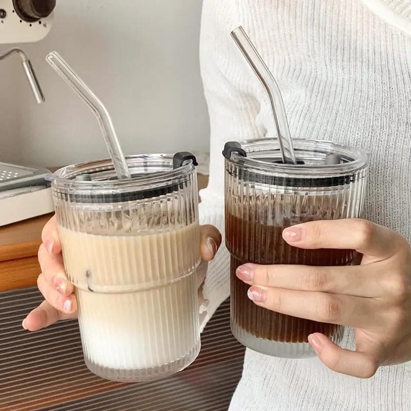 WEZOSHINET 450ml Drink Coffee Glass with Lid and Straw Transparent Bubble Tea Juice Glass Milk Mocha Breakfast Mug Ultimate Glassware Sipper for Home, Kids (450ML Stripe Mug / 1Pcs)