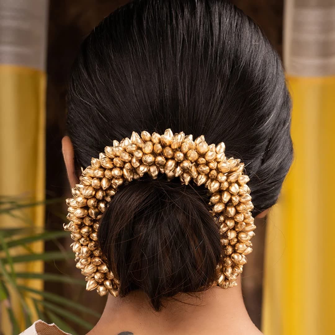 Diversa Artificial Golden Beads Gajra Scrunchie Hair for Women - Bun, Bracelet, Juda, and Ponytail Wedding Jewellery - Reusable Tie for Women/Girls, Pack of 1