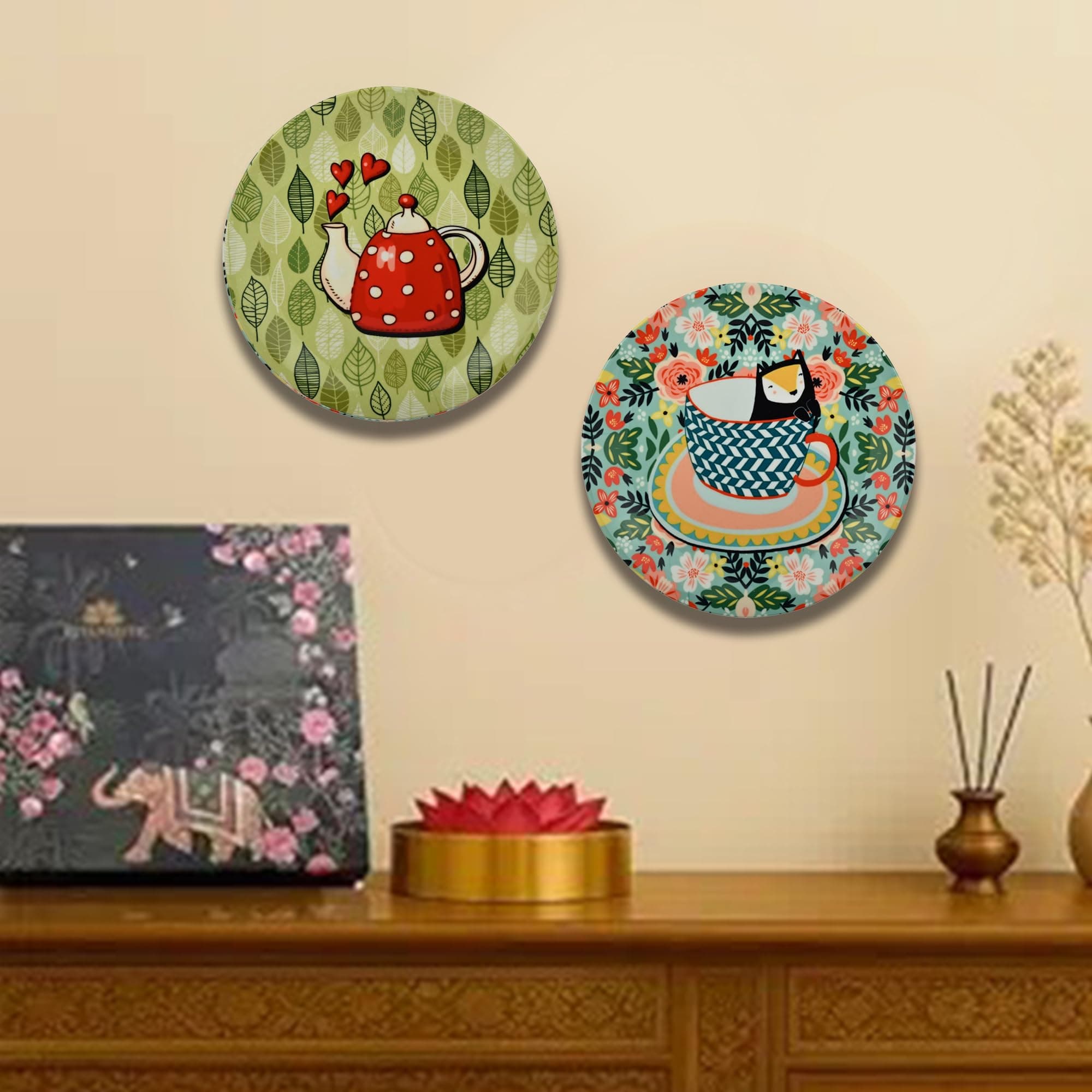 JIKRAA® Amazing Art Decorative Ceramic Wall Plates 2-in-1 Wall Hanging & Tabletop Display Plates for Living Room, Bedroom, Office, Hotel & Cafe | Set of 2 Plates of 8 Inch