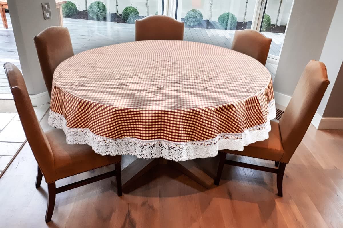 Stylista Waterproof 4 Seater Round Table Cover 60 Inches Diameter Pin Check Pattern Brown