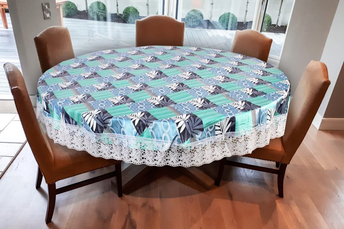 Stylista Waterproof 4 Seater Round Table Cover 60 Inches Diameter Surface Pattern Blue