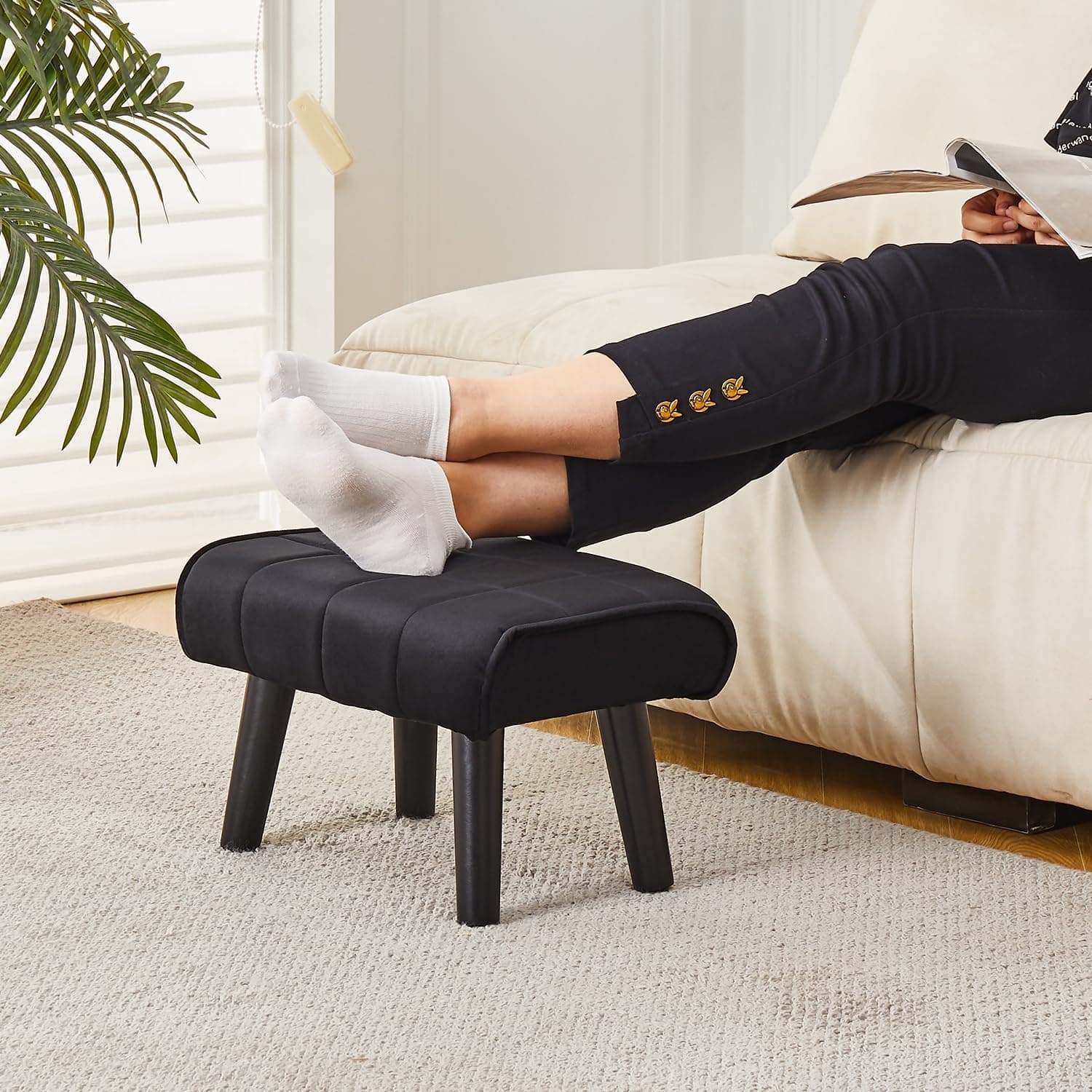 ObalTure Small Footstool Velvet Ottoman Foot Rest with Padded Seat Curved Foot Stool Set of 1 with Wooden Legs Portable Seating Stool for Living Room Bedroom Entryway Black