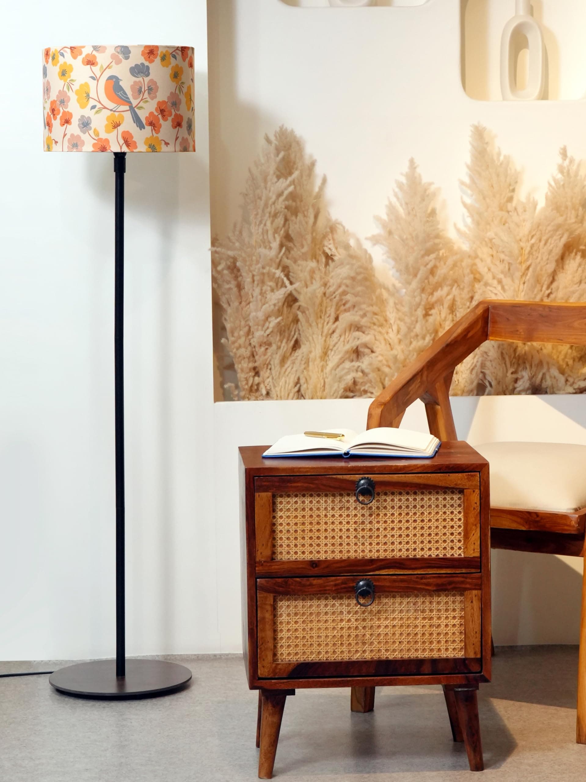 Crosscut Furniture Minimalist Design Floor Lamp - Retro Robin