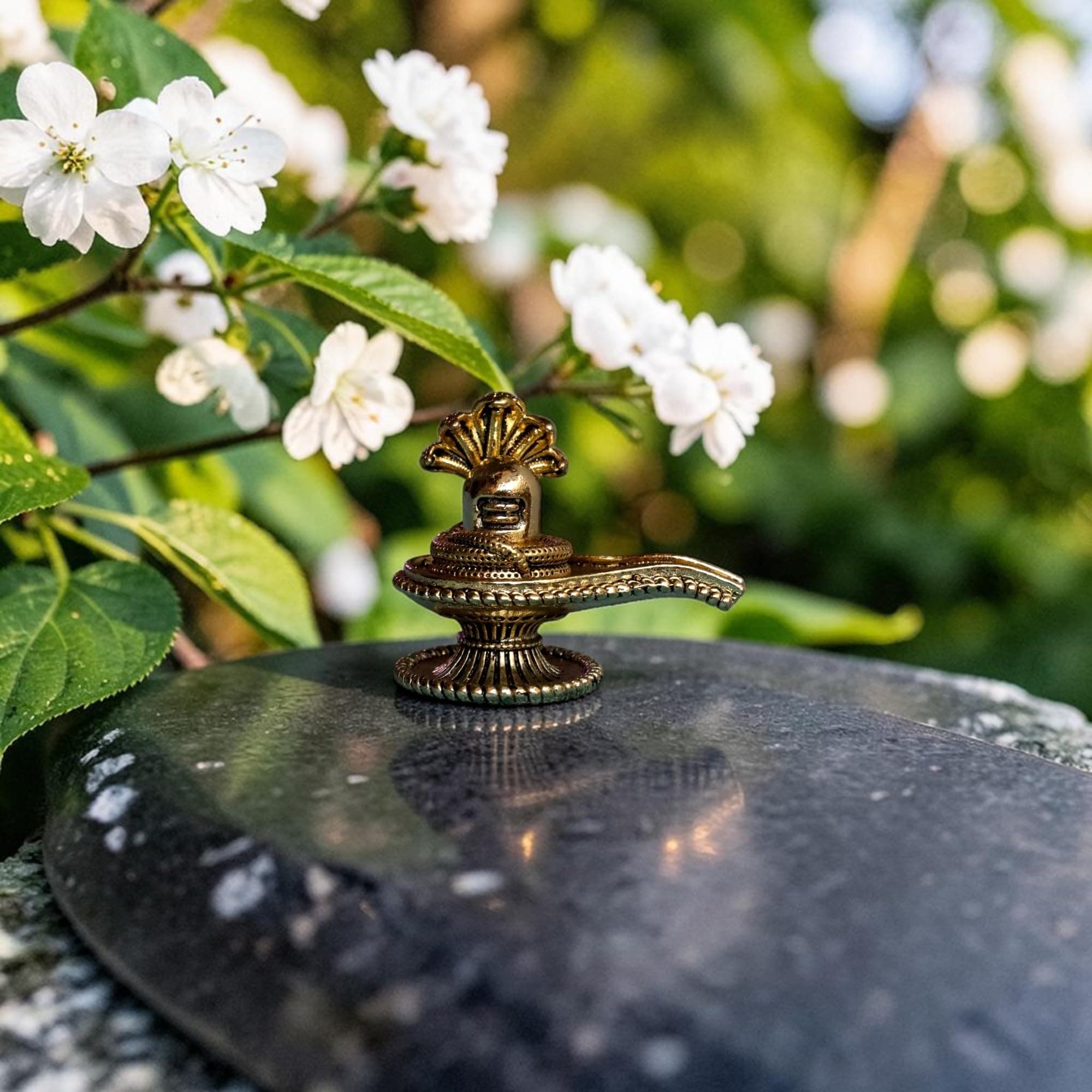 RAISOM 100% Brass Shivling with Detachable Seshnag | Ideal for Daily Pooja, Gifting and Showpiece | Antique Gold Finish | Weight: 45g, Height: 1.5 in