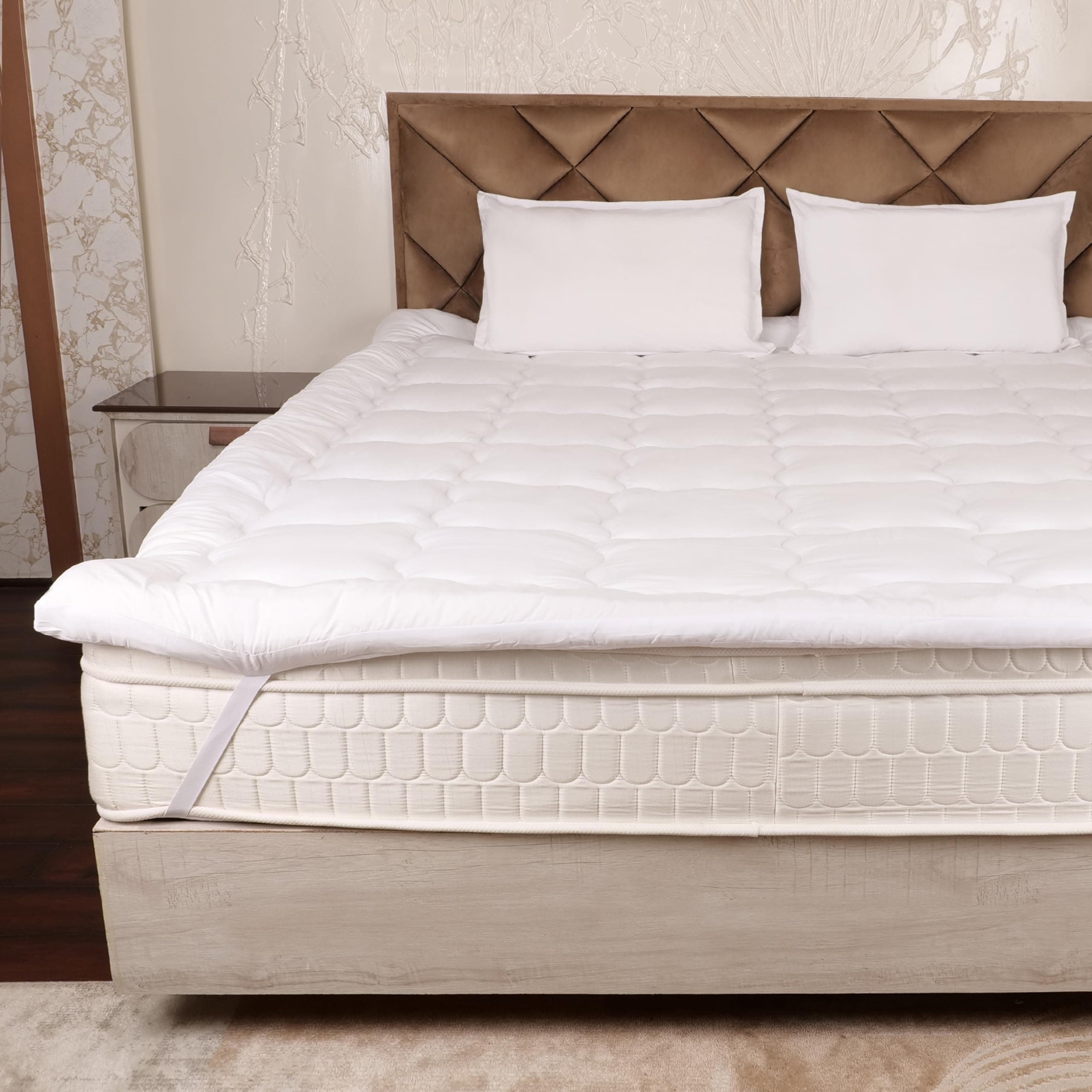 AVI Super Soft 500 GSM Microfiber Bed Mattress Topper for Queen Size 72x60 Inch | All Season Comfortable Sleep 2 Inch Thick Mattresses Padding Queen Size -(White, 6x5 Feet, 4 Corners Elastic Band)