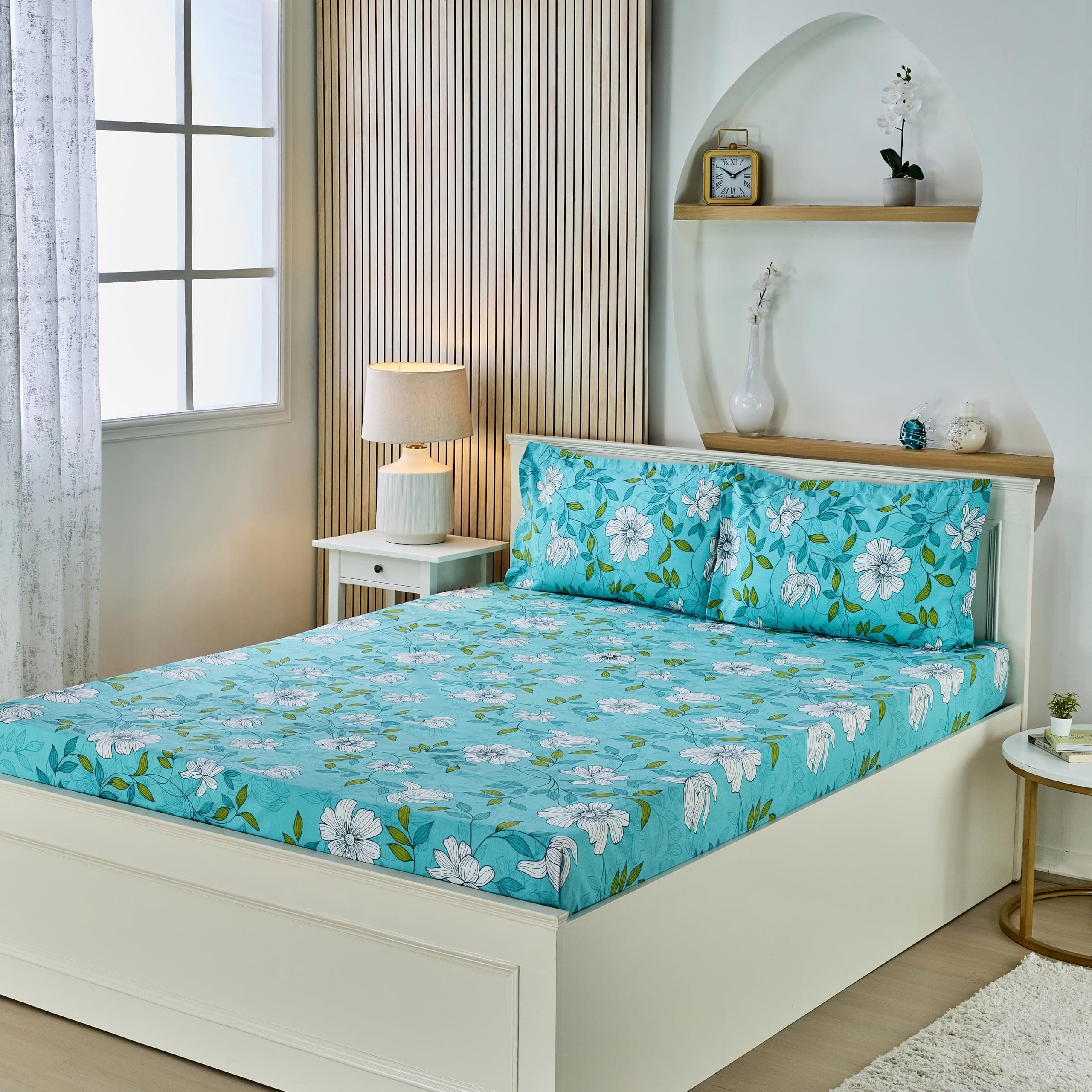 Amazon Brand - Solimo Intricate Floral 120 TC Cotton Queen Bedsheet with 2 Pillow Covers | 90x 100 Inch| Green & White|